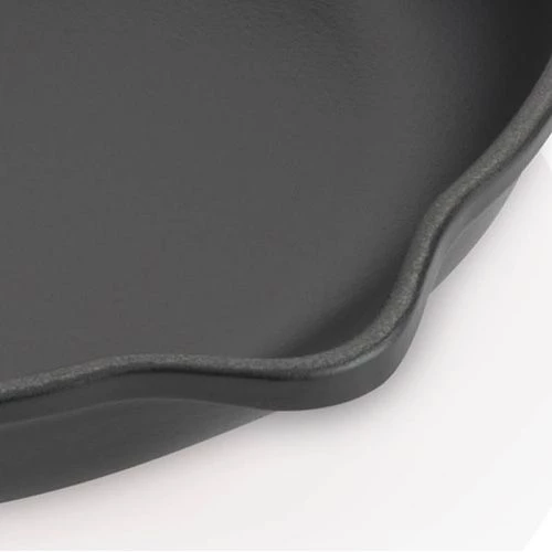 Le Creuset Signature Satin Black Cast Iron 23cm Skillet 6 Le Creuset Signature Satin Black Cast Iron 23cm Skillet - Image 4