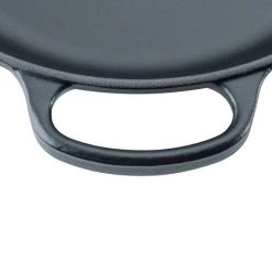 Le Creuset Signature Satin Black Cast Iron 26cm Frying Pan With Metal Handle -POTS & PANS Sales 2022 201822600 Le Creuset Signature Frying Pan Satin Black 3