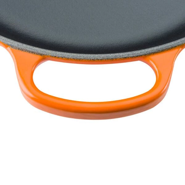 Le Creuset Signature Volcanic Cast Iron 26cm Frying Pan With Metal Handle 6 Le Creuset Signature Volcanic Cast Iron 26cm Frying Pan With Metal Handle - Image 4