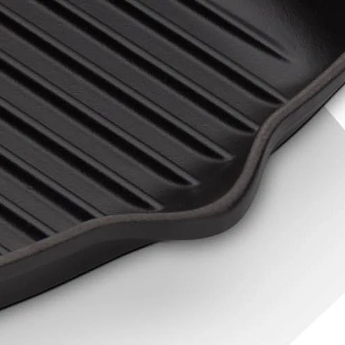 Le Creuset Signature Satin Black Cast Iron 26cm Square Grillit 5 Le Creuset Signature Satin Black Cast Iron 26cm Square Grillit - Image 3