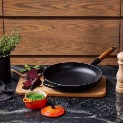 Le Creuset Signature Satin Black Cast Iron 28cm Frying Pan -POTS & PANS Sales 2022 20258280000422 Le Creuset 28cm Signature Frying Pan Satin Black 5