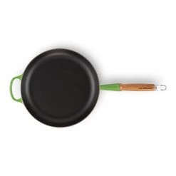 Le Creuset Signature Bamboo Cast Iron 28cm Frying Pan 13 Le Creuset Signature Bamboo Cast Iron 28cm Frying Pan -POTS & PANS Sales 2022 20258284080422 Le Creuset 28cm Signature Frying Pan Bamboo Green 3