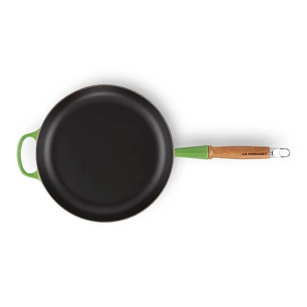 Le Creuset Signature Bamboo Cast Iron 28cm Frying Pan 7 Le Creuset Signature Bamboo Cast Iron 28cm Frying Pan - Image 5