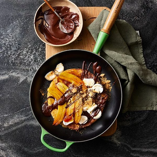 Le Creuset Signature Bamboo Cast Iron 28cm Frying Pan 8 Le Creuset Signature Bamboo Cast Iron 28cm Frying Pan - Image 6