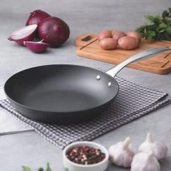 Tramontina Trento 30cm Enamel Cast Iron Frying Pan 7 Tramontina Trento 30cm Enamel Cast Iron Frying Pan -POTS & PANS Sales 2022 20904030 Tramontina Trento Frying Pan 30cm Enamel Cast Iron 2
