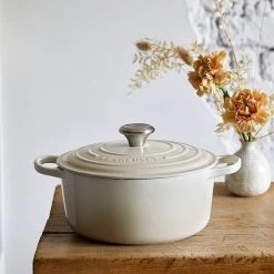Le Creuset Signature Meringue Cast Iron 24cm Round Casserole -POTS & PANS Sales 2022 21177247164430 Le Creuset Meringue 24cm Signature Cast Iron Round Casserole 5