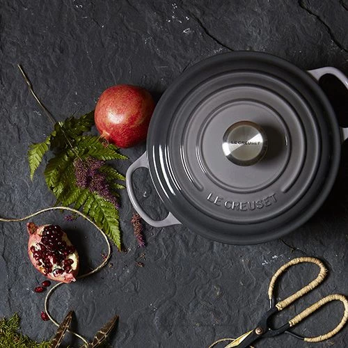 Le Creuset Signature Flint Cast Iron 28cm Round Casserole 4 Le Creuset Signature Flint Cast Iron 28cm Round Casserole - Image 2