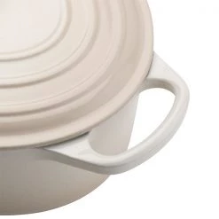 Le Creuset Signature Meringue Cast Iron 25cm Oval Casserole -POTS & PANS Sales 2022 21178257164430 Le Creuset Signature Cast Iron Oval Casserole 25cm Meringue 4