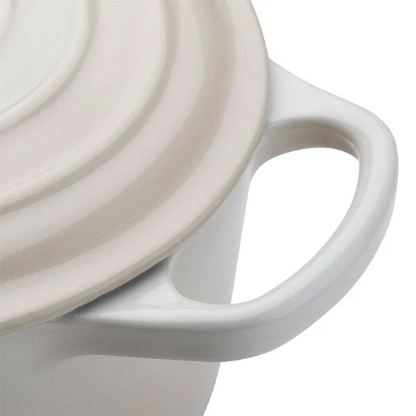 Le Creuset Signature Meringue Cast Iron 27cm Oval Casserole 7 Le Creuset Signature Meringue Cast Iron 27cm Oval Casserole - Image 5