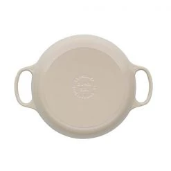Le Creuset Signature Meringue Cast Iron 30cm Shallow Casserole 11 Le Creuset Signature Meringue Cast Iron 30cm Shallow Casserole -POTS & PANS Sales 2022 21180307164430 Le Creuset Signature Cast Iron Shallow Casserole 30cm Meringue 3