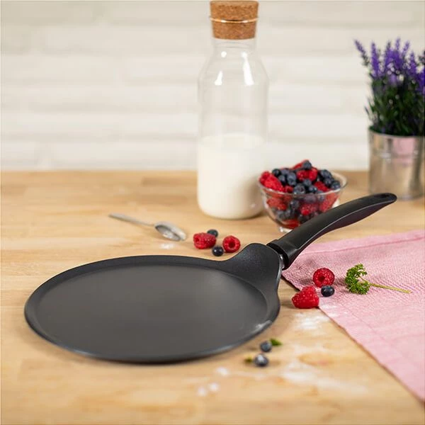 Kuhn Rikon Easy Induction 25cm Non-Stick Crepe Pan 5 Kuhn Rikon Easy Induction 25cm Non-Stick Crepe Pan - Image 3