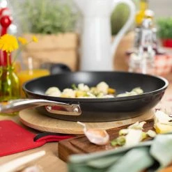 Kuhn Rikon Easy Pro Induction 24cm Frying Pan -POTS & PANS Sales 2022 31681 Kuhn Rikon Easy Pro Induction 24cm Frying Pan 4