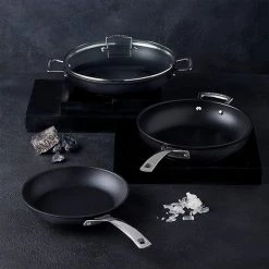 Le Creuset Toughened Non-Stick 28cm Deep Frying Pan 13 Le Creuset Toughened Non-Stick 28cm Deep Frying Pan -POTS & PANS Sales 2022 51101280010202 Le Creuset Toughened Non Stick Deep Frying Pan 28cm 5