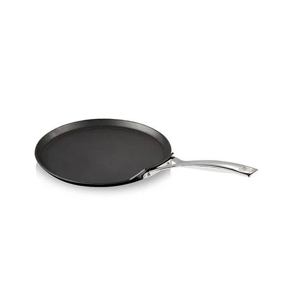 Le Creuset Toughened Non-Stick 24cm Crepe Pan 4 Le Creuset Toughened Non-Stick 24cm Crepe Pan - Image 2
