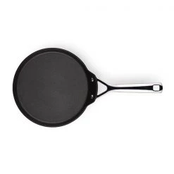 Le Creuset Toughened Non-Stick 24cm Crepe Pan 11 Le Creuset Toughened Non-Stick 24cm Crepe Pan -POTS & PANS Sales 2022 51106240010002 Le Creuset Toughened Non Stick Crepe Pan 24cm 3