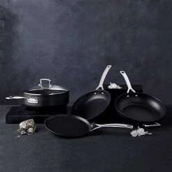 Le Creuset Toughened Non-Stick 24cm Crepe Pan 13 Le Creuset Toughened Non-Stick 24cm Crepe Pan -POTS & PANS Sales 2022 51106240010002 Le Creuset Toughened Non Stick Crepe Pan 24cm 5