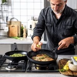 KitchenAid Classic Forged Aluminium Magneto 28cm Wok -POTS & PANS Sales 2022 CC003242 001 KitchenAid Classic Forged Aluminium Magneto 28cm Wok 3