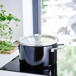 KitchenAid Steel Core Enamel Onyx Black 20cm Casserole With Lid -POTS & PANS Sales 2022 CC003265 001 KitchenAid Steel Core Enamel Covered Casserole 20cm Onyx Black and Cream 1