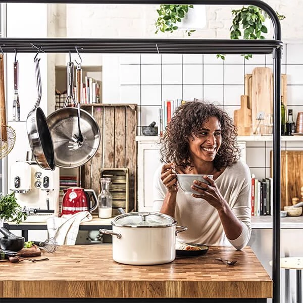 KitchenAid Steel Core Enamel Almond Cream 16cm Saucepan With Lid 5 KitchenAid Steel Core Enamel Almond Cream 16cm Saucepan With Lid - Image 3