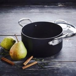 GreenPan Barcelona 24cm Ceramic Non-Stick Casserole With Lid -POTS & PANS Sales 2022 CW002204 002 GreenPan Barcelona 24cm Ceramic Non stick Casserole with Lid 3