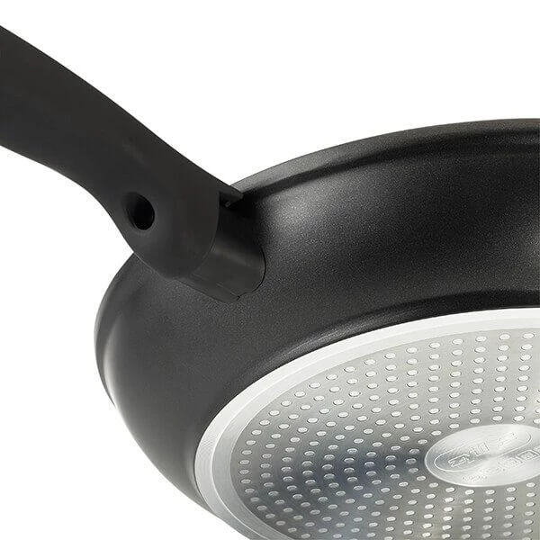 Zyliss Cook 28cm Non-Stick Frying Pan 5 Zyliss Cook 28cm Non-Stick Frying Pan - Image 3