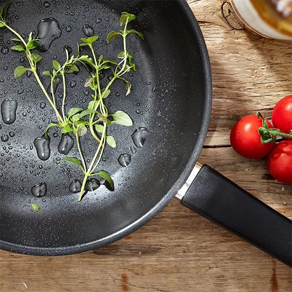 Judge Vista Non-Stick 26cm Frying Pan 4 Judge Vista Non-Stick 26cm Frying Pan - Image 2