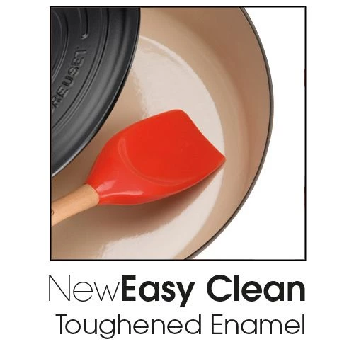 Le Creuset Signature Satin Black Cast Iron 22cm Round Casserole 5 Le Creuset Signature Satin Black Cast Iron 22cm Round Casserole - Image 3