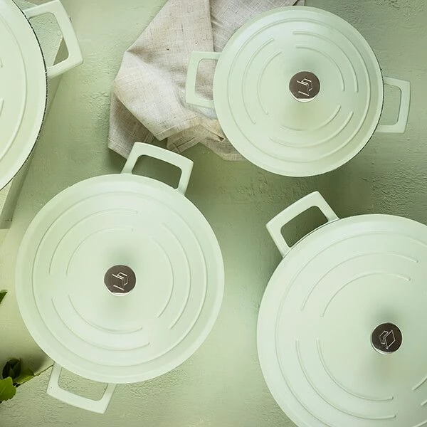 MasterClass Cast Aluminium 5L Casserole Dish, Mint 8 MasterClass Cast Aluminium 5L Casserole Dish, Mint - Image 6