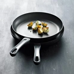 Scanpan Classic Induction 28cm Frying Pan -POTS & PANS Sales 2022 SP53002803 Scanpan Classic Induction 28cm Frying Pan 4 1