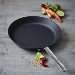 Scanpan TechnIQ 26cm Skillet -POTS & PANS Sales 2022 SP54002600 Scanpan TechnIQ 26cm Skillet 2