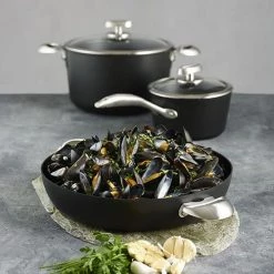 Scanpan Pro IQ Non-Stick 32cm Chef Pan -POTS & PANS Sales 2022 SP68113200 Scanpan Pro IQ 32cm Chef Pan 1