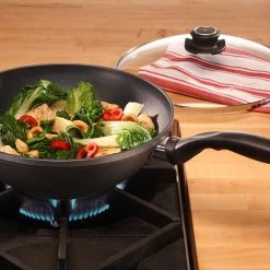 Swiss Diamond XD Induction 28cm Wok With Lid & Tempura Rack -POTS & PANS Sales 2022 XD61128ic Swiss Diamond XD Induction 28cm Wok with Lid And Tempura Rack 4